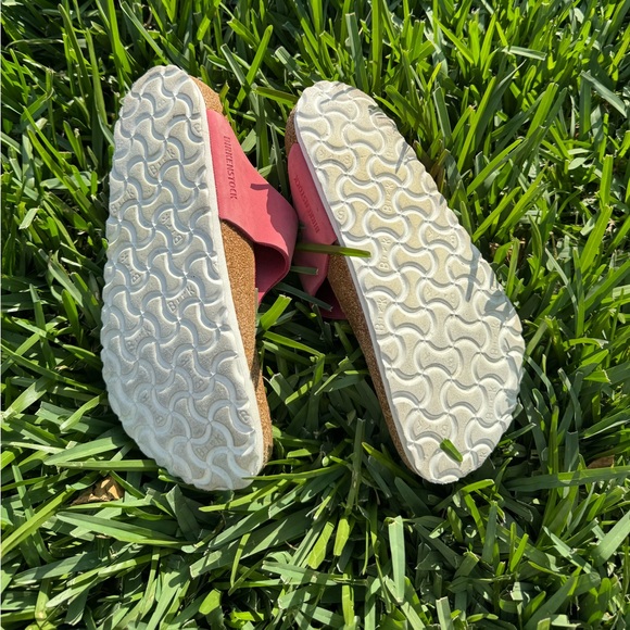 BIRKENSTOCK GIZEH BIG BUCKLE
FUCHSIA TULIP SIZE 37 - Picture 11 of 11